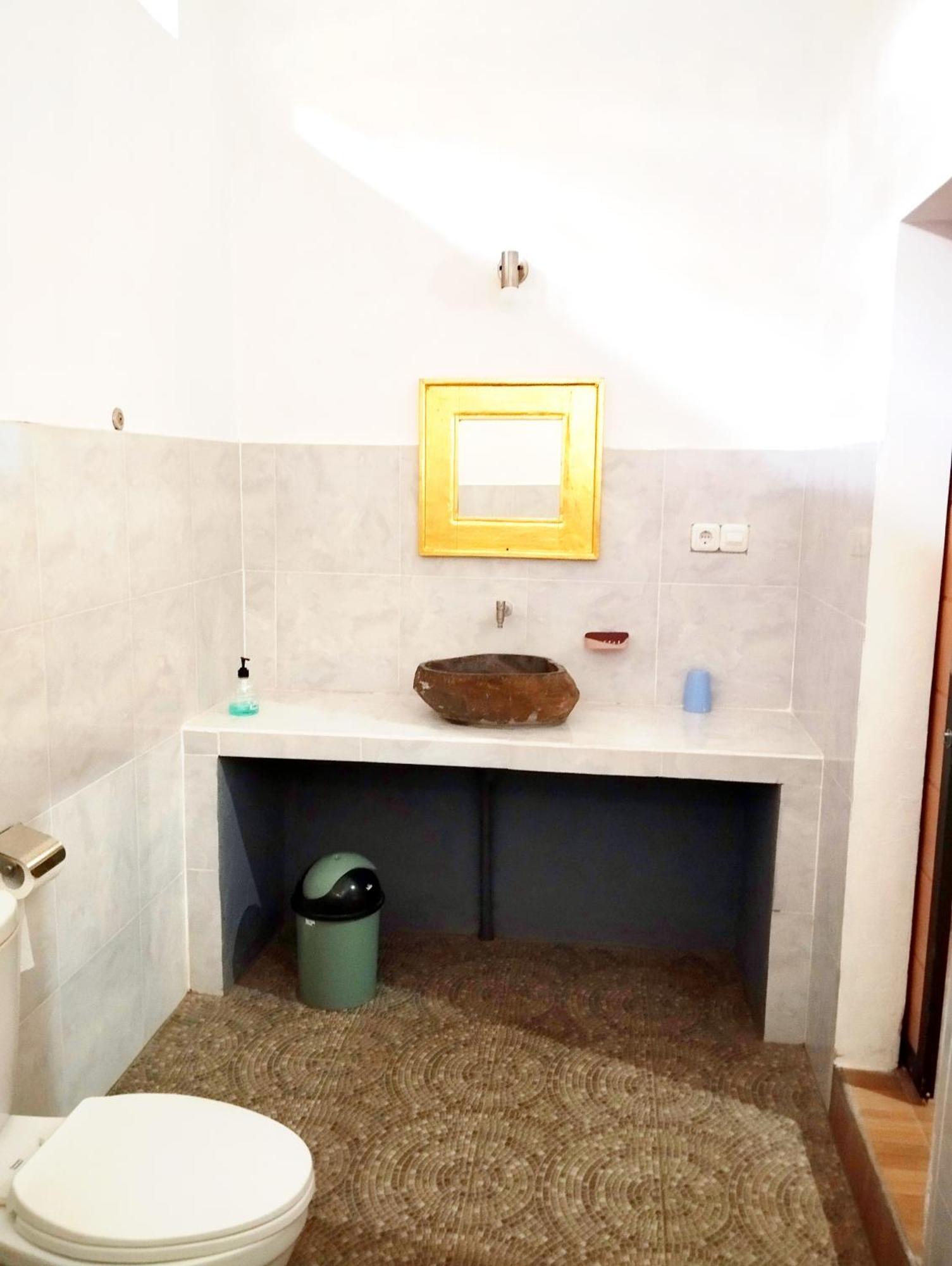 Tunjung Guest House Lovina Beach Pabean Buleleng Buitenkant foto